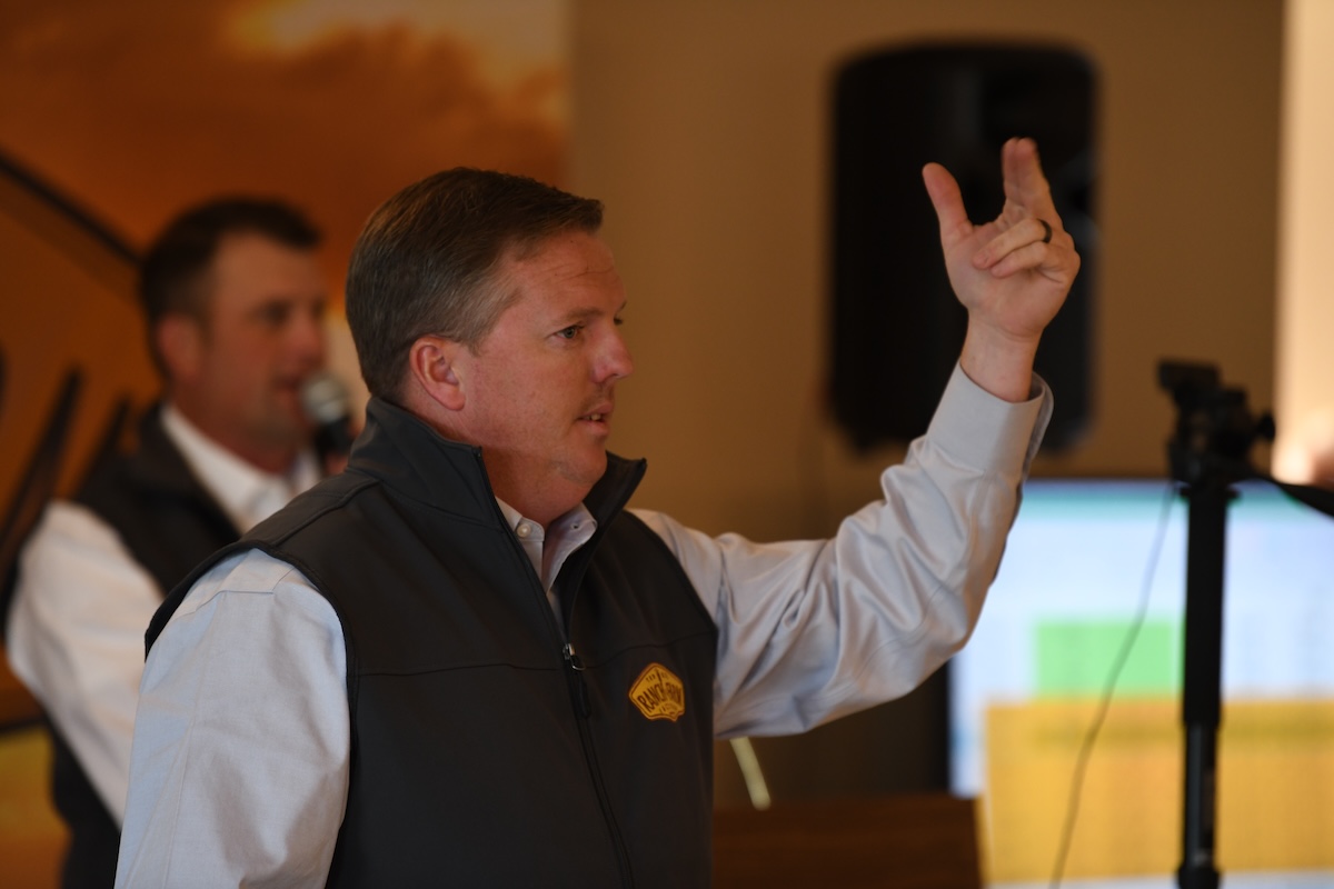 Featured Image for Auction Hand Signals Every Bidder Should Know